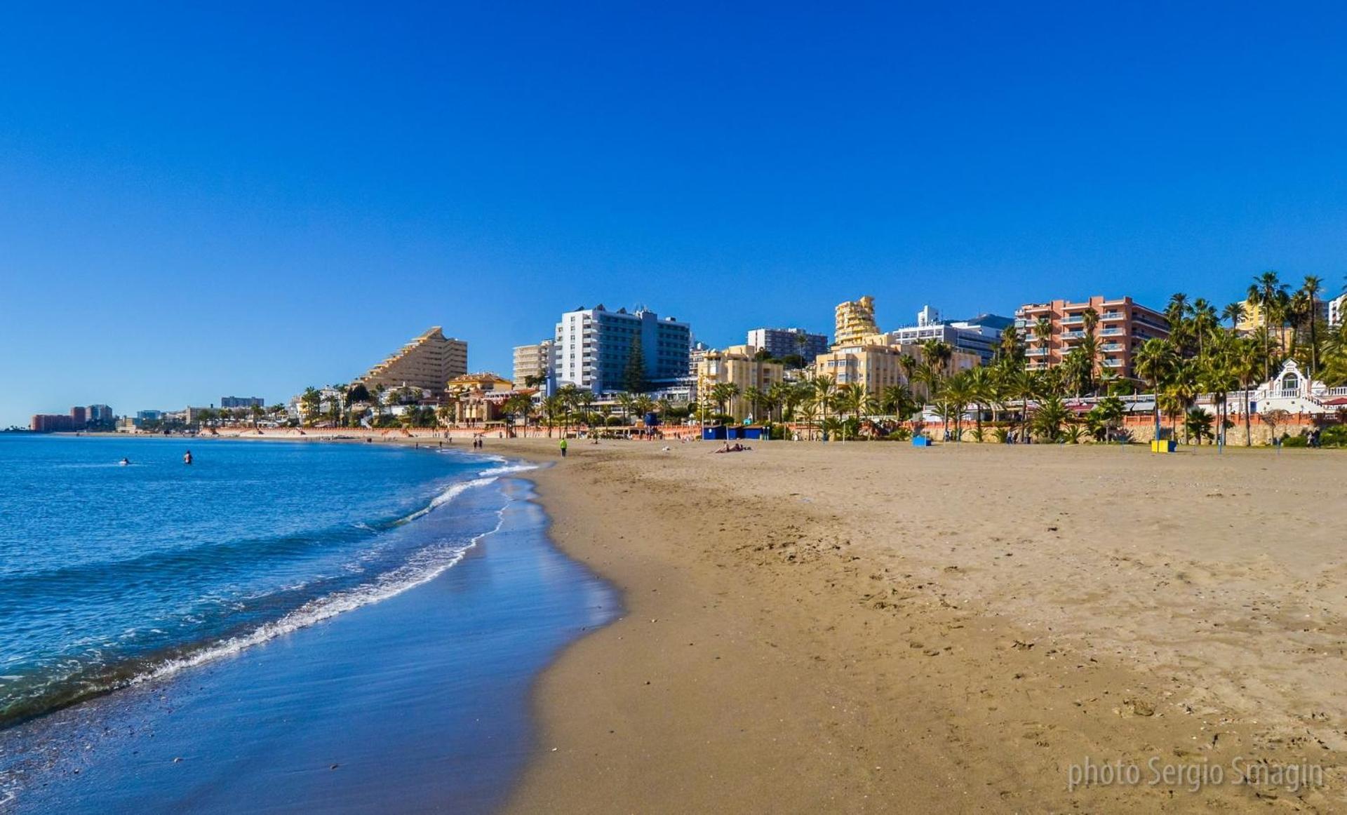 706 Minerva Apartamentos - Vista Al Mar Y La Piscina - Piscina Y Playa Benalmadena Bagian luar foto